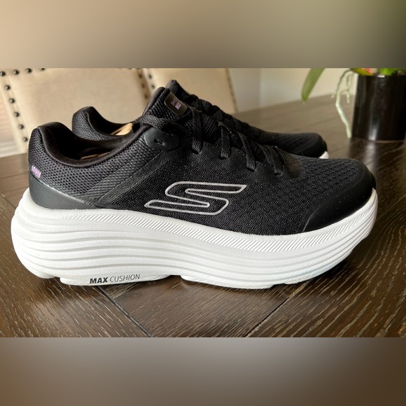 SKECHERS MAX CUSHIONING MESH LACE UP SNEAKERS ENDEAVOR SIZE 9.5 - Picture 5 of 13
